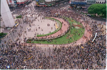 A panoramic view of Boca fans arriving at the obelisk