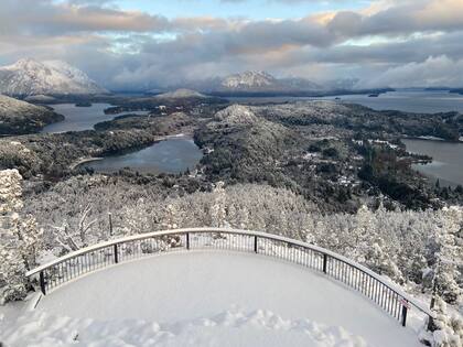 La vista panorámica desde el Cerro Campanario, un imperdible de Bariloche.
