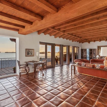 La vivienda de Griselda fue incautada y luego puesta a la venta. Las imágenes corresponden a la locación donde se rodó en California (Foto: @jordancohen1)