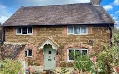 La vivienda que inspiró la casa de campo Rosehill de Kate Winslet en The Holiday