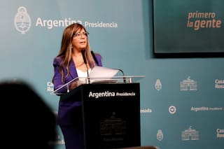 Alberto Fernández le quitó por decreto condecoraciones a Augusto Pinochet