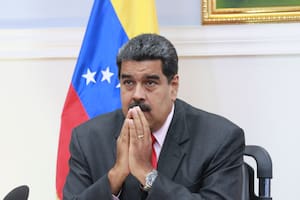 Trump alude a un posible golpe y sanciona al círculo de Maduro