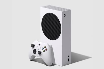 La Xbox Series S posee un diseño más compacto en blanco y comparte algunas características técnicas con la versión más completa, aunque solo se puede utilizar con juegos descargados de forma digital