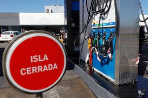 Se agravan los faltantes de combustibles y hay cupos de venta