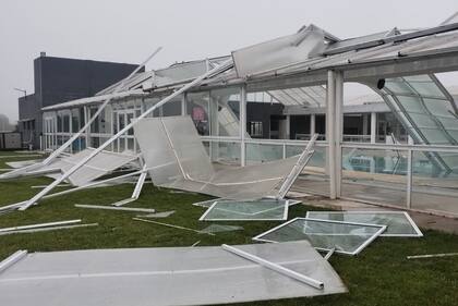 La zona de la pileta, destrozada