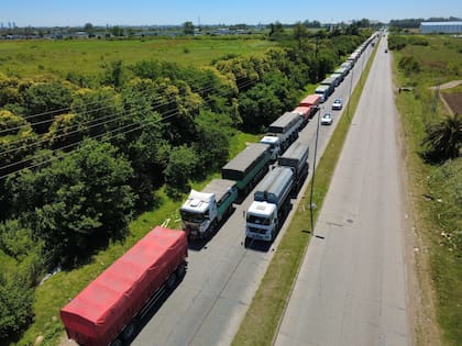 La zona del puerto de Rosario genera una enorme demanda de infraestructura vial para el transporte de cargas
