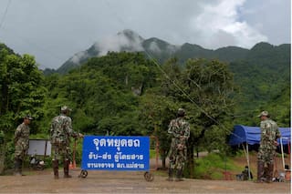 Pasada la emoción, apuran la explotación económica del drama de la cueva