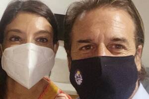 Lacalle Pou, envuelto en una polémica por un tratamiento capilar que involucra a un médico argentino