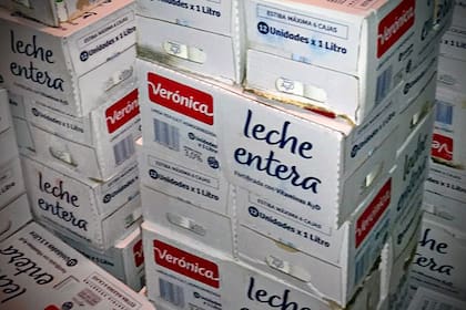 Lácteos Verónica tiene establecimientos en las localidades santafecitas de Lehmann, Suardi, Clason y, en la provincia de Buenos Aires, en Boulonge