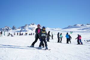 Los dos centros de esquí que buscan disputar la temporada con precios competitivos