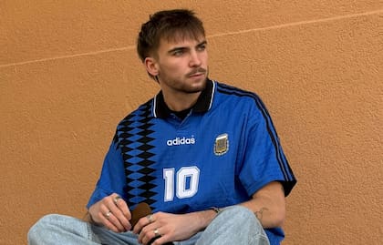 Ladis, como lo llaman, viajó por América del Sur, pero eligió a Argentina para vivir