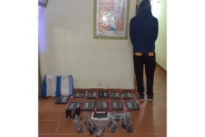 En Santiago del Estero fue arrestado un joven de 22 años que había robado 13 computadoras en una escuela