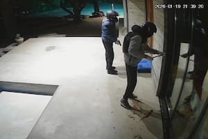 Vecinos de Villa Elisa reclaman por una seguidilla de robos violentos y difunden un compilado de videos