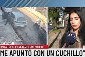 Ladrones le robaron violentamente el auto a una joven que estaba con su bebé en Lanús