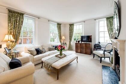 Lady Di disfrutó de dos años en la casa antes de irse en febrero de 1981 a Clarence House, la residencia de la Reina Madre