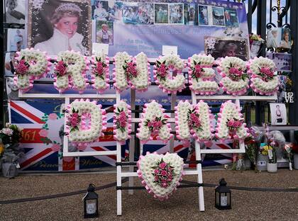 Un tributo floral a la princesa Diana fuera del Palacio de Kensington, en Londres el 31 de agosto pasado, al cumplirse 25 años de su muerte 
