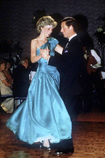 El príncipe Carlos parecía conforme con la decisión tomada por su entonces esposa respecto a la gargantilla