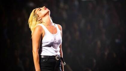 Lady Gaga con el look de la era Joanne