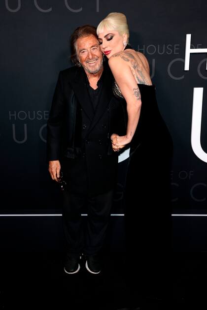 Lady Gaga dedicó un afectuoso gesto al emblemático actor en la alfombra roja del Lincoln Center en Nueva York