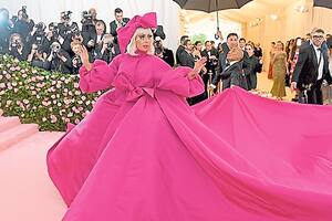 Extravagancia y glamour en la pasarela rosa de la Gala del Met