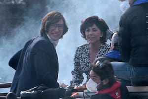 Lady Gaga y Adam Driver, a los besos en el set de House of Gucci