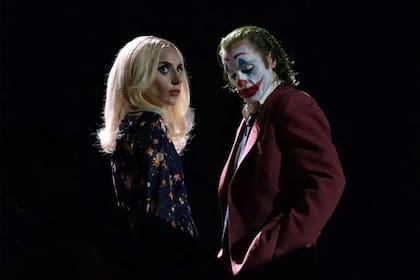 Lady Gaga y Joaquin Phoenix en Guasón: Folie À Deux, que competirá por el máximo premio de Venecia 2024 con la película argentina El jockey