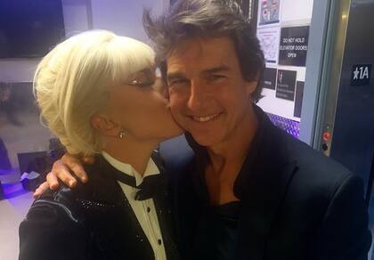 Tom Cruise asistió a uno de los shows de Lady Gaga y le mostró su apoyo.