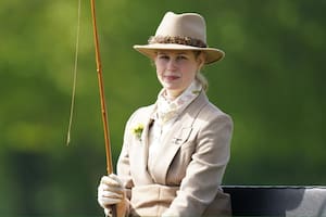 A qué se dedica Lady Louise Windsor, la nieta de Isabel II que sorprende por su gran parecido a la reina
