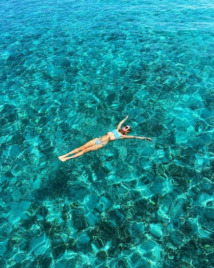 Lady Spencer en las aguas cristalinas de Maldivas