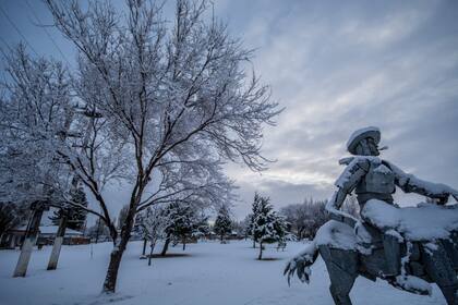 Lago Posadas, cubierto de nieve
