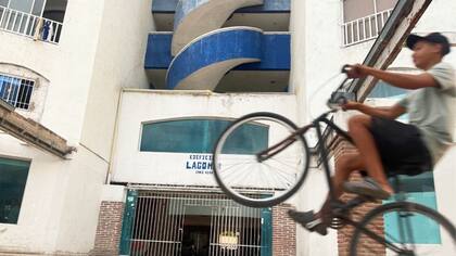 Lagomar: "Es un sitio que no debería ser habitado, porque ahí pasan cosas muy raras", aseguran quienes están allí