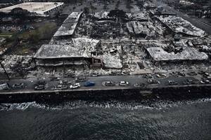 Los incendios en Hawai ya dejaron 55 muertos y temen lo peor: “Tenemos cadáveres flotando en el agua”
