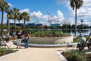 Cisnes, lagos y mansiones históricas: así es Lake Eola Heights, la joya oculta en el corazón de Orlando