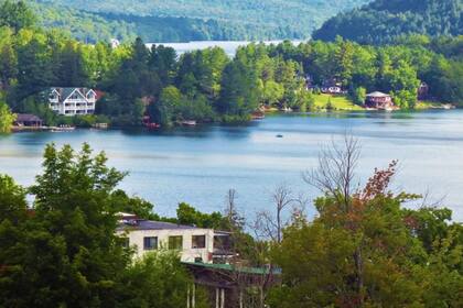 Lake Placid se encuentra a tan solo cinco horas de viaje de Nueva York y es un lugar ideal para disfrutar del Día de Acción de Gracias junto con la familia