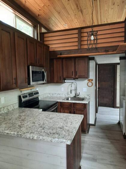 Las minicasas tienen solo cuarto y cocina (Facebook @lakewalkcommunity)