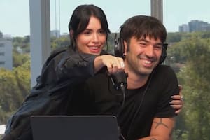 Lali apareció en Gelatina, mostró su anillo de compromiso y dejó sin palabras a Pedro Rosemblat