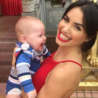 Lali Espósito con Mirko de bebé (Foto: Instagram/@mirko_ok)