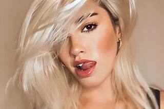 Causó furor: Lali Espósito revolucionó las redes con sus fotos navideñas