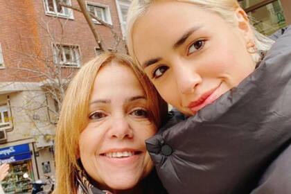 Lali Espósito y su madre, Majo Riera, quien además es su productora musical