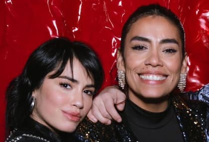 Lali junto a su hermana mayor, Anita (Foto: Instagram @anitaesposito29)