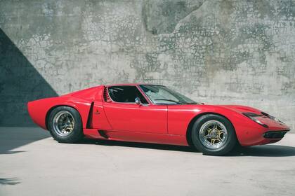 Lamborghini Miura S 1971, el sonido del escape está mixeado en el tema Panama