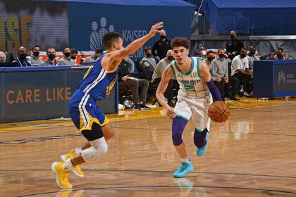 LaMelo Ball, y un duelo singular ante Stephen Curry, la gran figura de Golden State Warriors