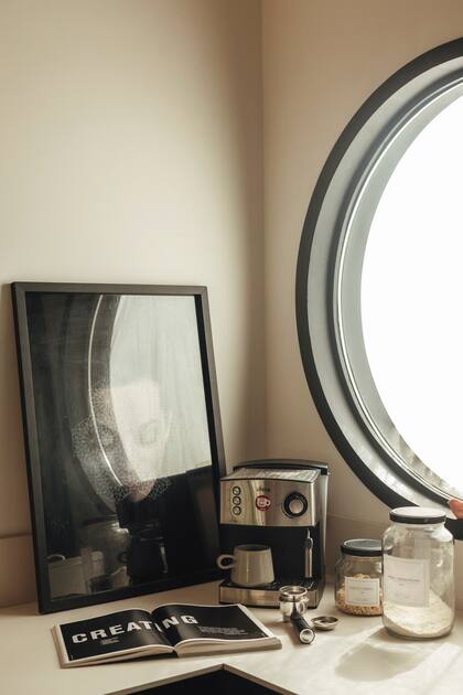 Lámina traída de un viaje a Helsinki enmarcada por Cuadrería Passepartout.