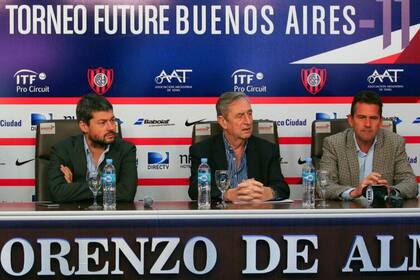 Lammens, acompañado por Armando Cervone (presidente de la AAT) y Diego Gutiérrez (vicepresidente AAT)