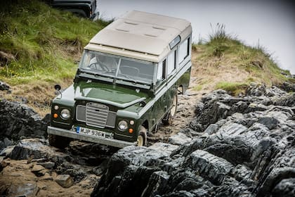 Land Rover Defender, el amor de Isabel II