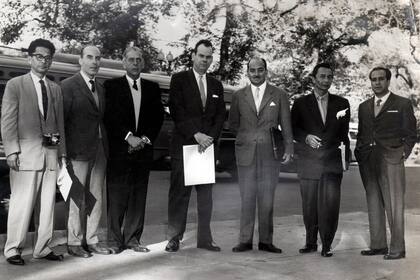 Landrú y la comitiva de ilustradores latinoamericanos que viajaron a Estados Unidos a conocer a Disney