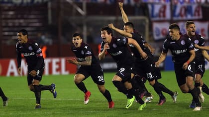 Lanus festeja