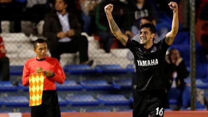 Lanus arriba por la minima con gol de Alejandro Silva