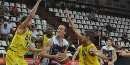 Lanús, en una gran actuación, venció a Obras