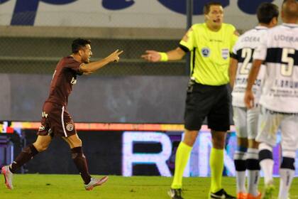 Lanús festejó en La Plata